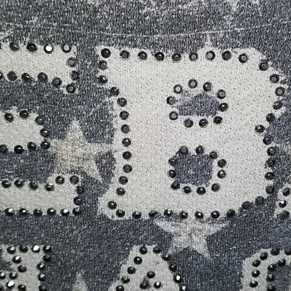 Top - Picture 2 of 4